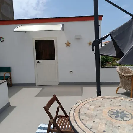 Holiday home Casetta Esmeralda